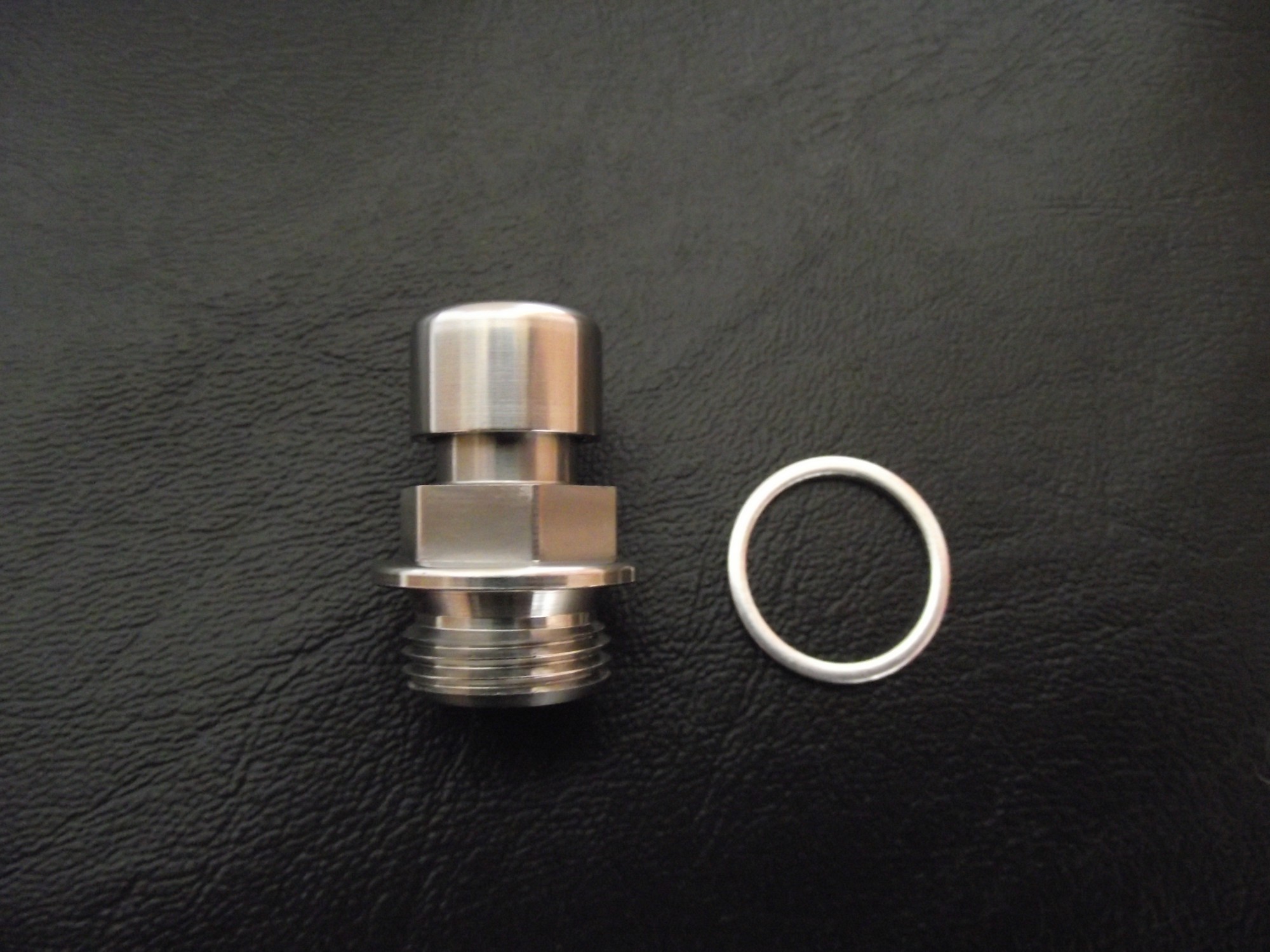 STAINLESS STEEL DIFFERENTIAL / BEVEL BREATHER POST 1980
